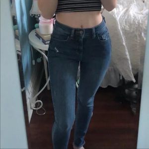 Forever 21 Frayed Hem Skinny Jeans 24